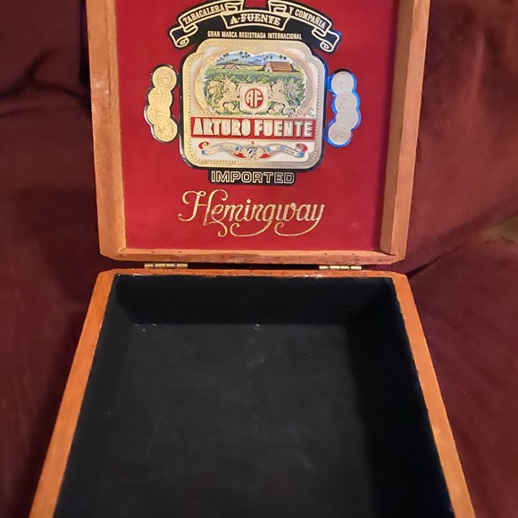 Hemingway awesome cigar purse! - Picture 7 of 7